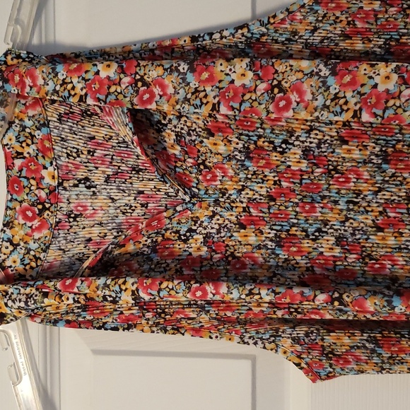 Pleione Floral Cinched Sleeveless Blouse with Tie Back XS NWOT - Picture 7 of 8